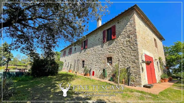 Image No.23-4 Bed Farmhouse for sale