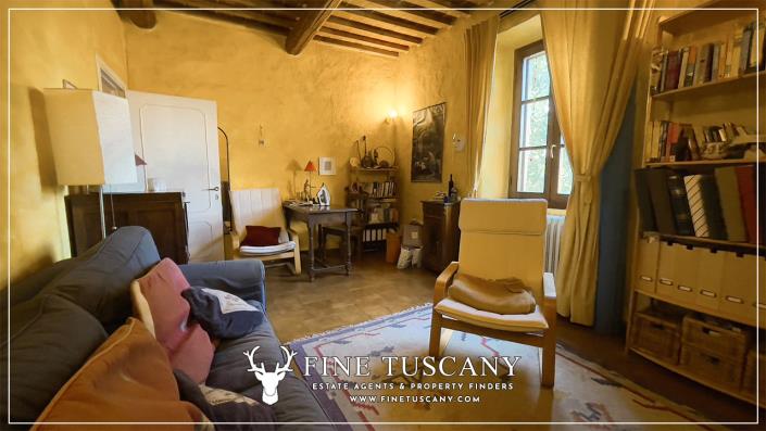 Image No.48-4 Bed Farmhouse for sale