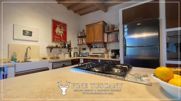 Image No.26-4 Bed Farmhouse for sale