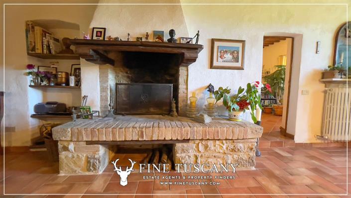 Image No.31-4 Bed Farmhouse for sale