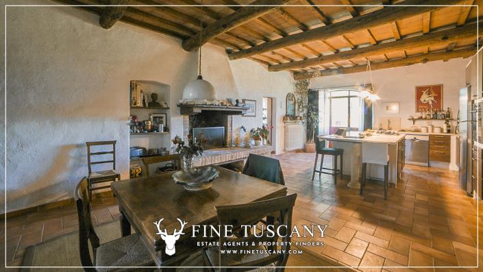 Image No.33-4 Bed Farmhouse for sale