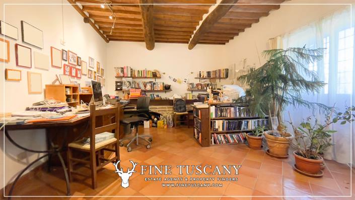 Image No.35-4 Bed Farmhouse for sale