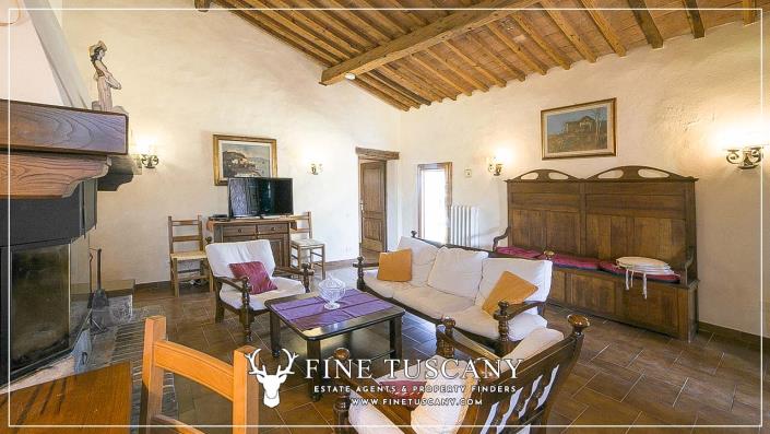 Image No.52-4 Bed Farmhouse for sale