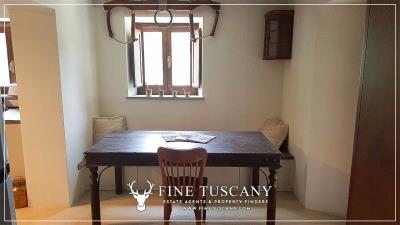 Farmhouse-with-land-for-sale-in-Arezzo-Tuscany-Italy-31