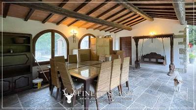 Farmhouse-with-land-for-sale-in-Arezzo-Tuscany-Italy-36