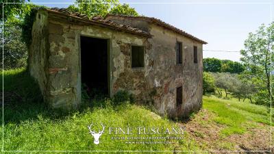 Property-to-restore-with-land-for-sale-in-Florence-Tuscany-Italy-19
