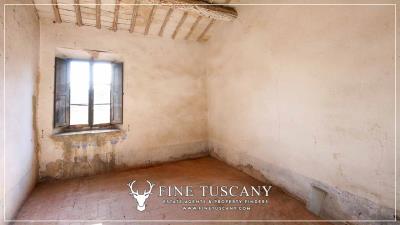 Property-to-restore-with-land-for-sale-in-Florence-Tuscany-Italy-32