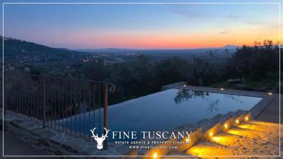 Country-House-with-Pool-for-sale-in-Cortona-Arezzo-Tuscany-Italy-8