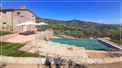 Country-House-with-Pool-for-sale-in-Cortona-Arezzo-Tuscany-Italy-13