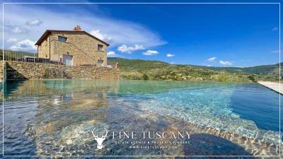 Country-House-with-Pool-for-sale-in-Cortona-Arezzo-Tuscany-Italy-16