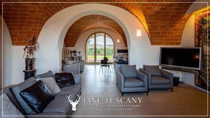 Image No.6-5 Bed Farmhouse for sale