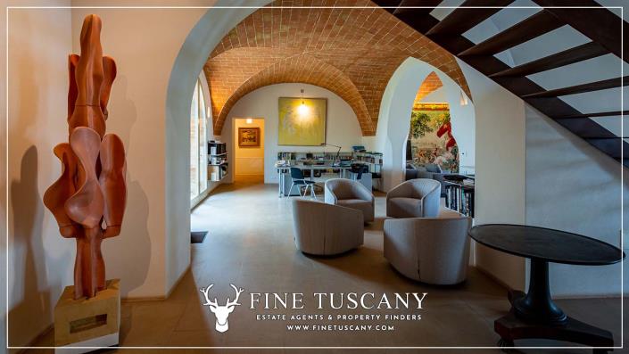 Image No.8-5 Bed Farmhouse for sale