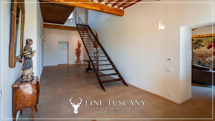 Image No.18-5 Bed Farmhouse for sale