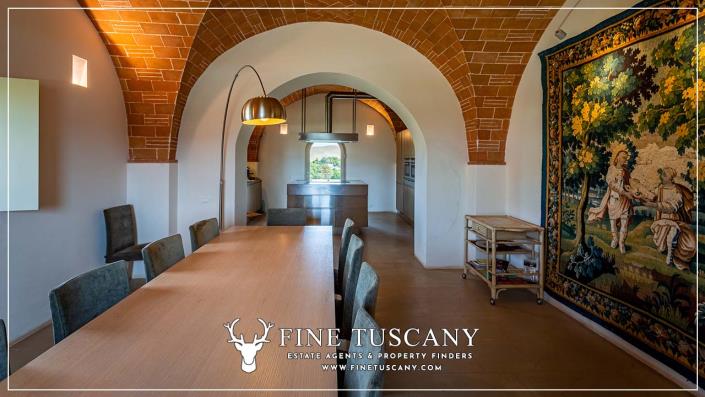 Image No.19-5 Bed Farmhouse for sale