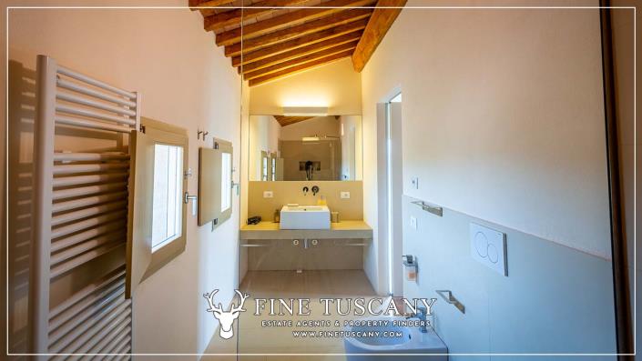 Image No.32-5 Bed Farmhouse for sale