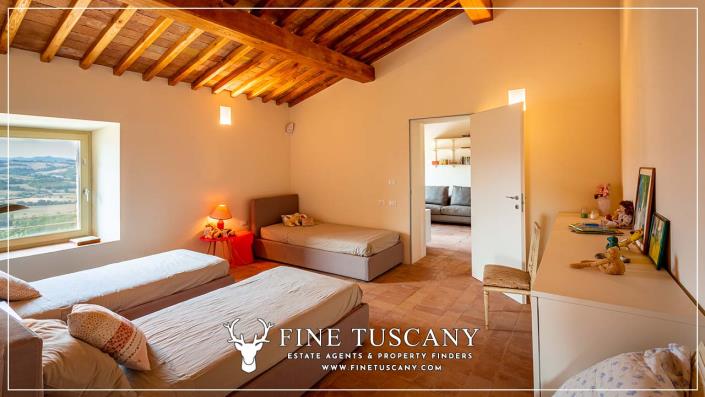 Image No.35-5 Bed Farmhouse for sale