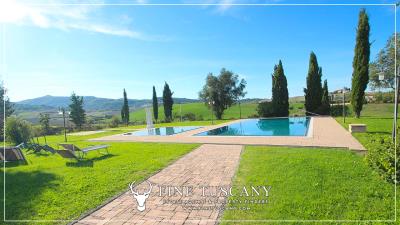 Terraced-house-with-pool-for-sale-near-Terricciola-and-Chianni-Pisa-Tuscany-Italy-5