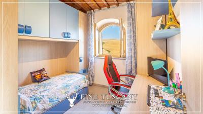 Barn-conversion-for-sale-in-Volterra-Pisa-Tuscany-Italy-4