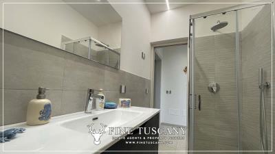 Semi-Detached-Villa-for-sale-in-Castiglione-Della-Pescaia-Grosseto-Tuscany-Italy-35
