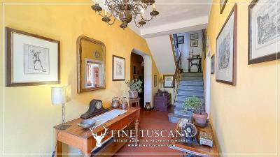 Villa-with-garden-for-sale-in-Bagni-di-Lucca-Lucca-Tuscany-Italy-12