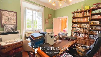 Villa-with-garden-for-sale-in-Bagni-di-Lucca-Lucca-Tuscany-Italy-15