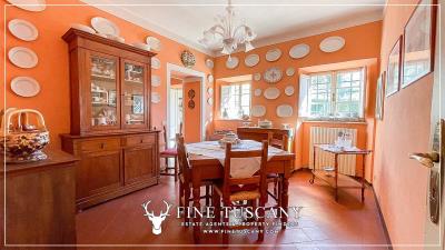 Villa-with-garden-for-sale-in-Bagni-di-Lucca-Lucca-Tuscany-Italy-17