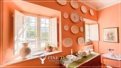 Villa-with-garden-for-sale-in-Bagni-di-Lucca-Lucca-Tuscany-Italy-19