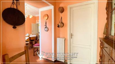 Villa-with-garden-for-sale-in-Bagni-di-Lucca-Lucca-Tuscany-Italy-22