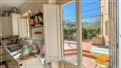 Villa-with-garden-for-sale-in-Bagni-di-Lucca-Lucca-Tuscany-Italy-27