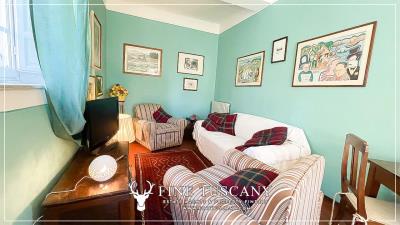 Villa-with-garden-for-sale-in-Bagni-di-Lucca-Lucca-Tuscany-Italy-30