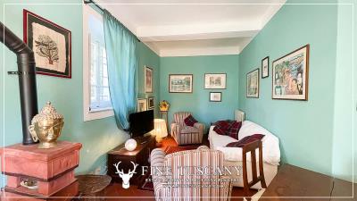 Villa-with-garden-for-sale-in-Bagni-di-Lucca-Lucca-Tuscany-Italy-29