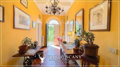 Villa-with-garden-for-sale-in-Bagni-di-Lucca-Lucca-Tuscany-Italy-34