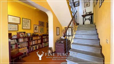 Villa-with-garden-for-sale-in-Bagni-di-Lucca-Lucca-Tuscany-Italy-35