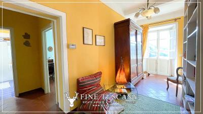 Villa-with-garden-for-sale-in-Bagni-di-Lucca-Lucca-Tuscany-Italy-44