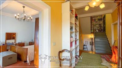 Villa-with-garden-for-sale-in-Bagni-di-Lucca-Lucca-Tuscany-Italy-45