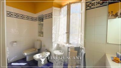 Villa-with-garden-for-sale-in-Bagni-di-Lucca-Lucca-Tuscany-Italy-53