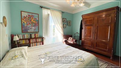 Villa-with-garden-for-sale-in-Bagni-di-Lucca-Lucca-Tuscany-Italy-56