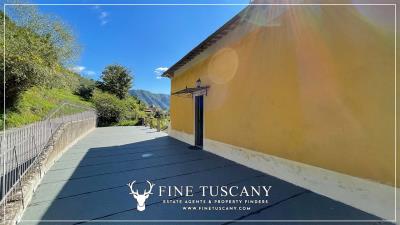 Villa-with-garden-for-sale-in-Bagni-di-Lucca-Lucca-Tuscany-Italy-63