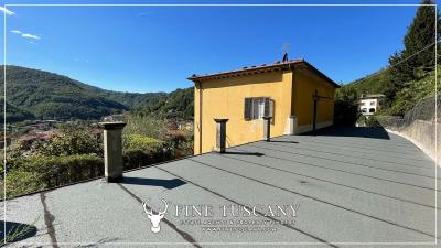 Villa-with-garden-for-sale-in-Bagni-di-Lucca-Lucca-Tuscany-Italy-64