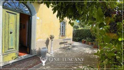 Villa-with-garden-for-sale-in-Bagni-di-Lucca-Lucca-Tuscany-Italy-78