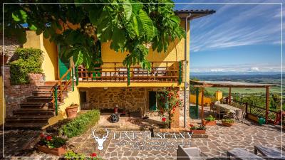 Semi-detached-house-with-garden-and-pool-for-sale-in-Lajatico-Pisa-Tuscany-Italy-3