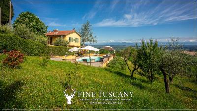 Semi-detached-house-with-garden-and-pool-for-sale-in-Lajatico-Pisa-Tuscany-Italy-4