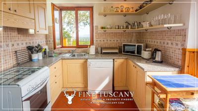 Semi-detached-house-with-garden-and-pool-for-sale-in-Lajatico-Pisa-Tuscany-Italy-10