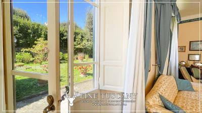 Period-villa-for-sale-in-Bagni-di-Lucca-Lucca-Tuscany-Italy-21