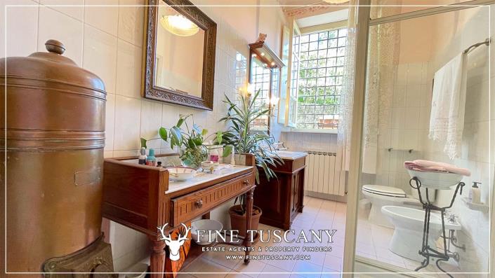 Image No.11-Maison / Villa de 7 chambres à vendre à Bagni di Lucca