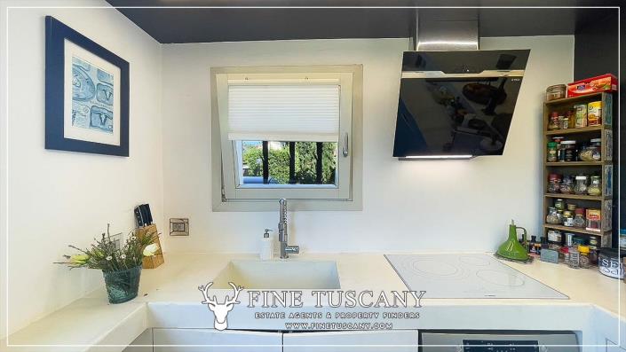 Image No.9-3 Bed Semi-Detached for sale