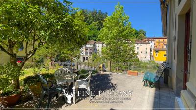 Property-for-sale-in-Ponte-a-Serraglio--Bagni-di-Lucca--Lucca--Tuscany-Italy-5
