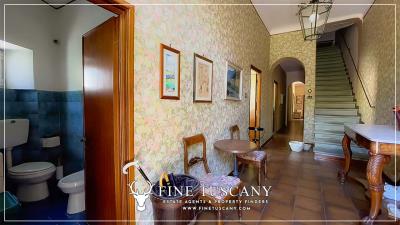Property-for-sale-in-Ponte-a-Serraglio--Bagni-di-Lucca--Lucca--Tuscany-Italy-9