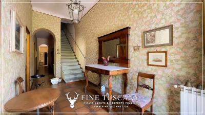 Property-for-sale-in-Ponte-a-Serraglio--Bagni-di-Lucca--Lucca--Tuscany-Italy-10