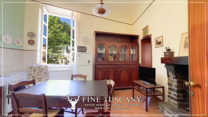 Image No.16-7 Bed House for sale